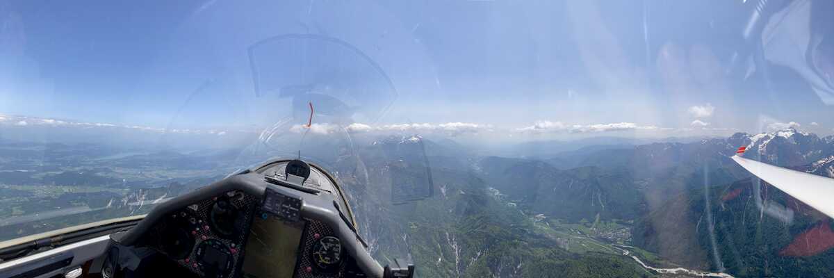 Flugwegposition um 10:35:53: Aufgenommen in der Nähe von Municipality of Kranjska Gora, Slowenien in 2536 Meter